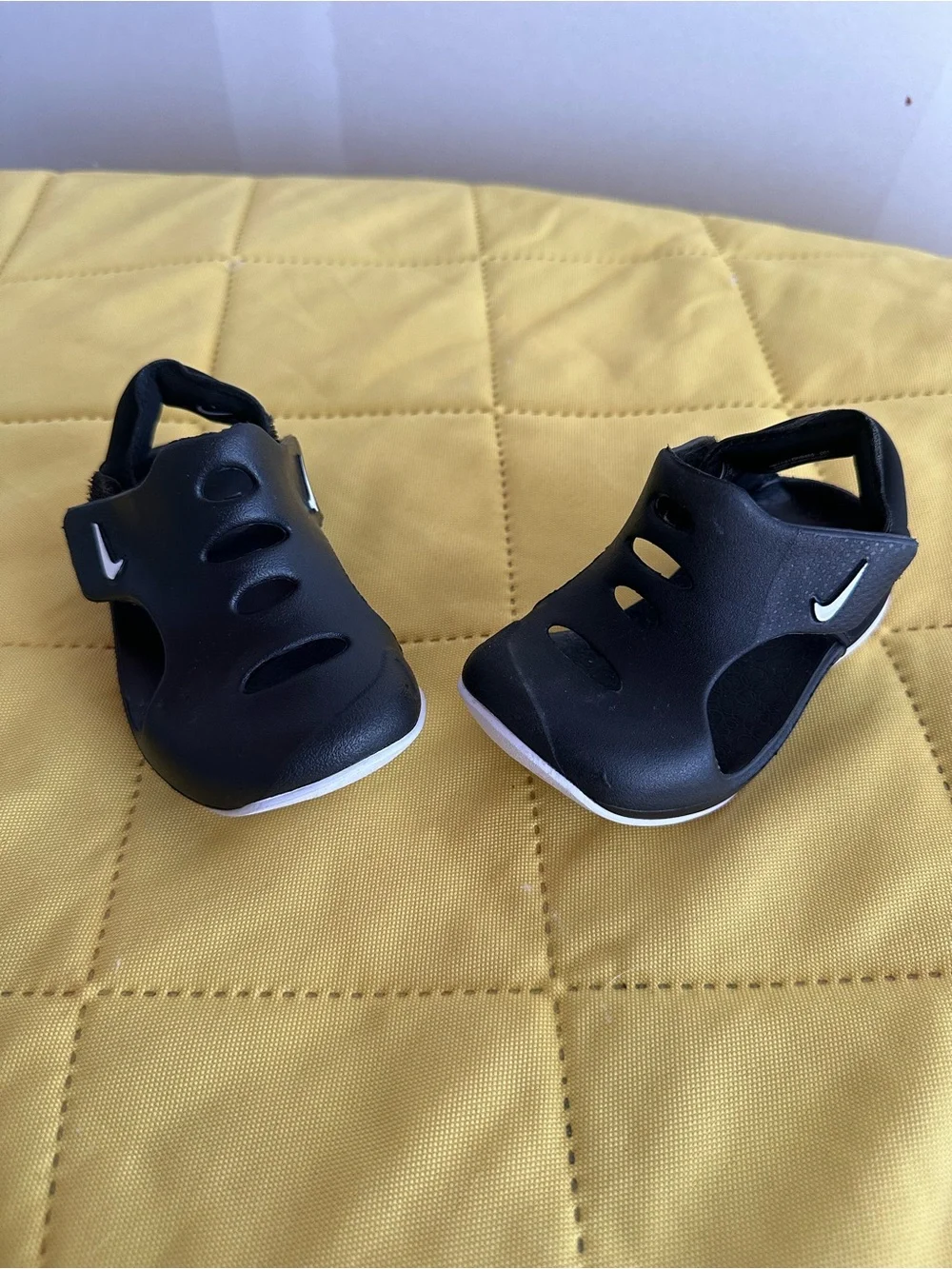 Nike Black Kids Open-Toe Sandals with White Accents